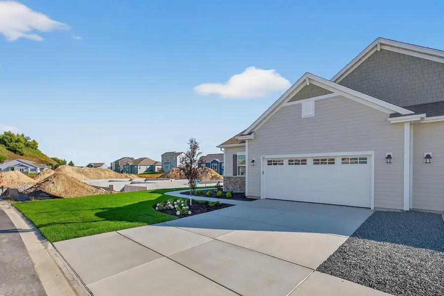 859 Stirling DRIVE #Bldg 20, Unit 39, Oconomowoc, WI 53066 - #2