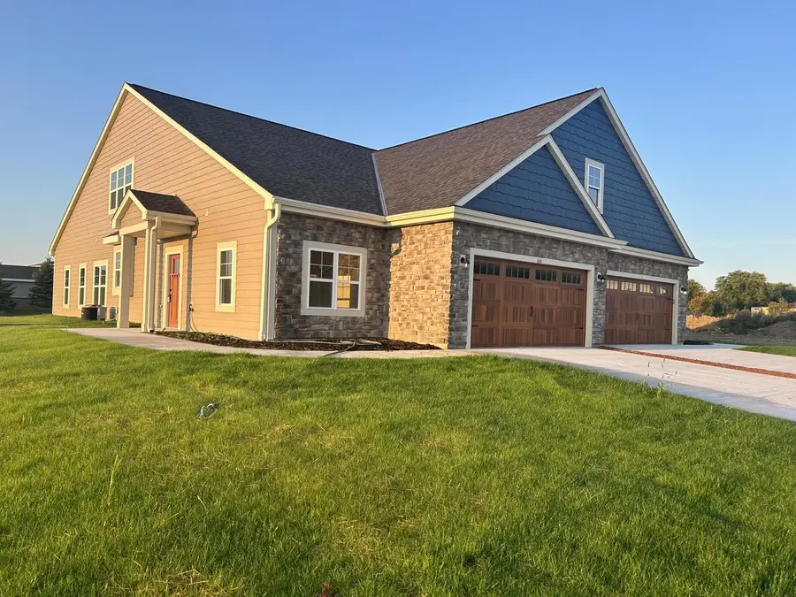 529 Firefly TRAIL #1, Hartford, WI 53027 - Image #2