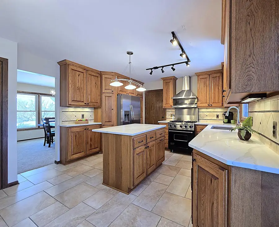 5640 S Aberdeen DRIVE, New Berlin, WI 53146 - Image #2