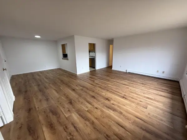 139 Heidel ROAD #7, Mequon, WI 53092