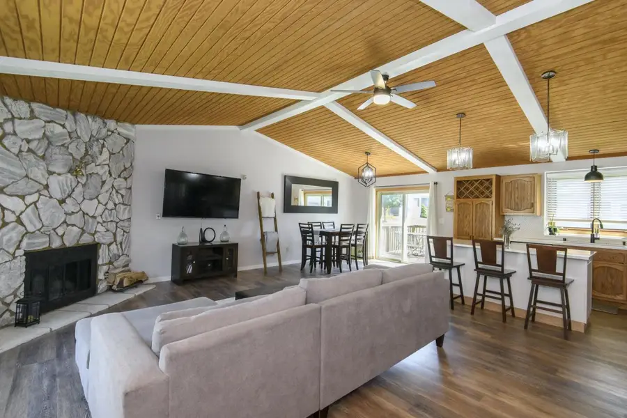 5422 Somerset LANE S, Greenfield, WI 53221 - #2