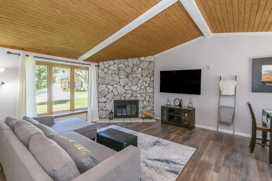 5422 Somerset LANE S, Greenfield, WI 53221 - #3