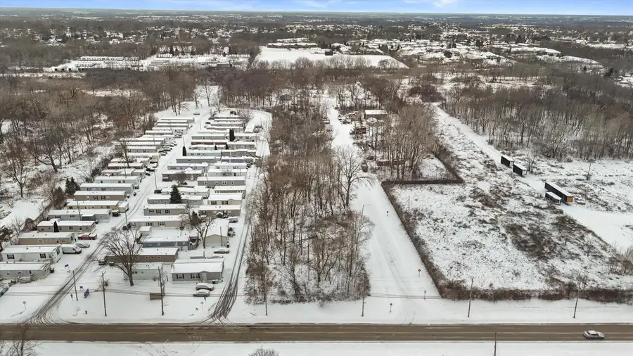 8465 S 5TH AVENUE, Oak Creek, WI 53154 - Image #3