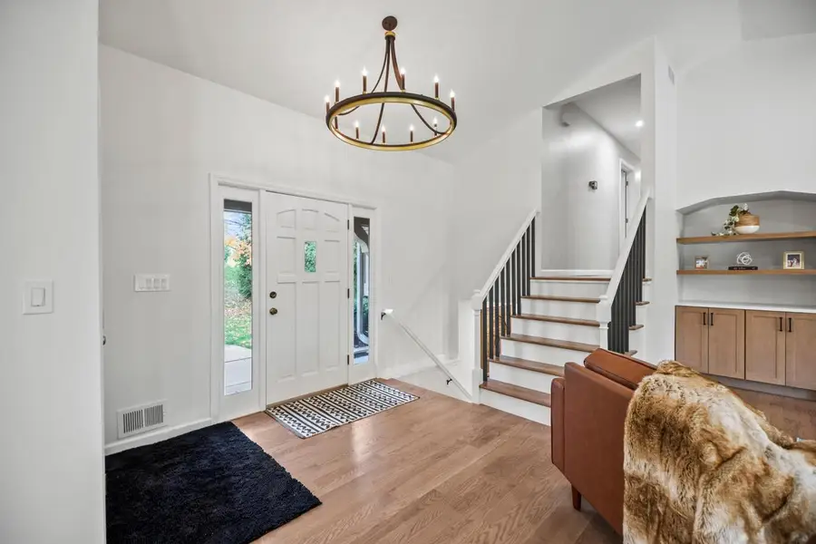 279 High Forest DRIVE, Cedarburg, WI 53012 - Image #2