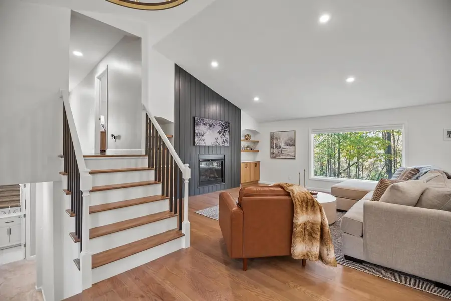 279 High Forest DRIVE, Cedarburg, WI 53012 - Image #3