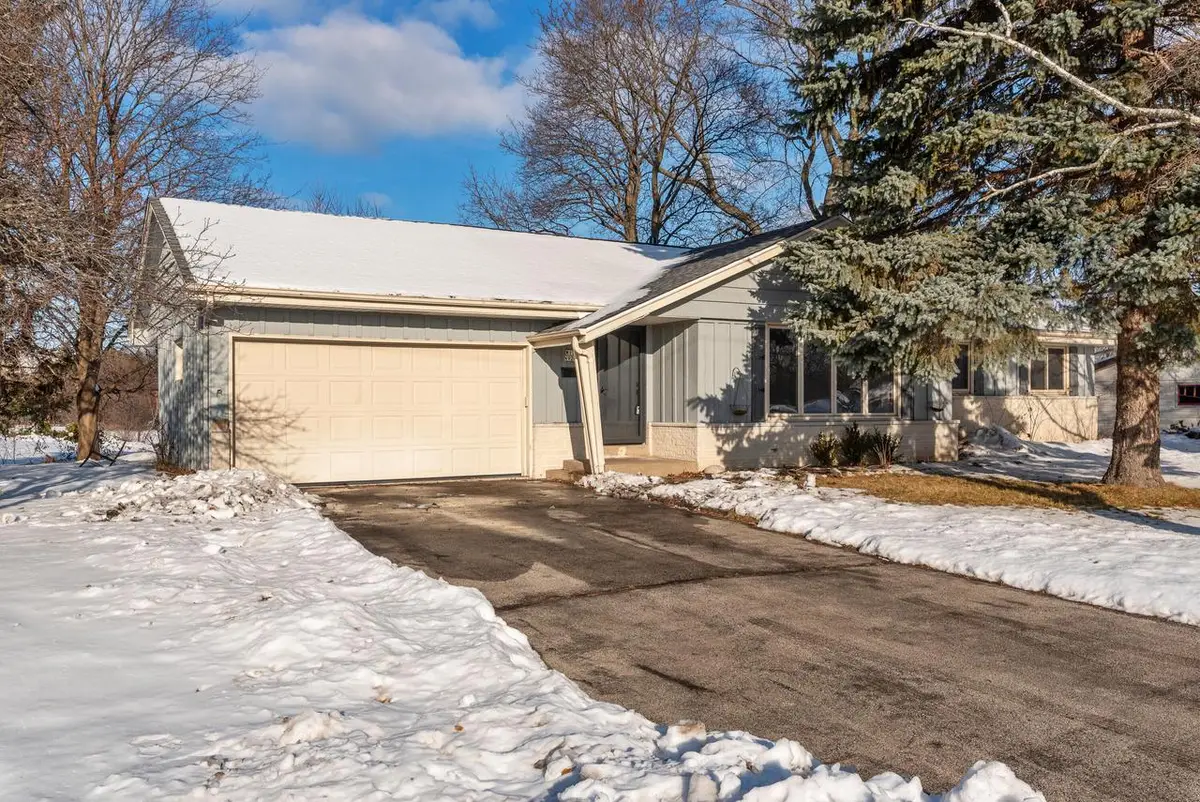 W174N9287 Joper ROAD, Menomonee Falls, WI 53051 - Image #1