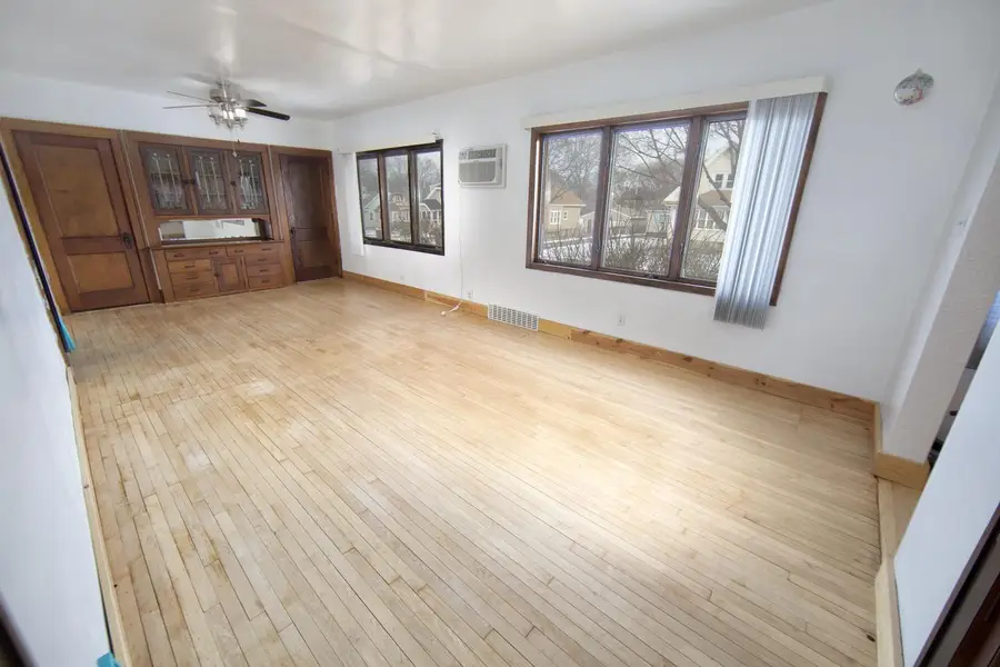 2053 S 91st STREET, West Allis, WI 53227 - Image #2