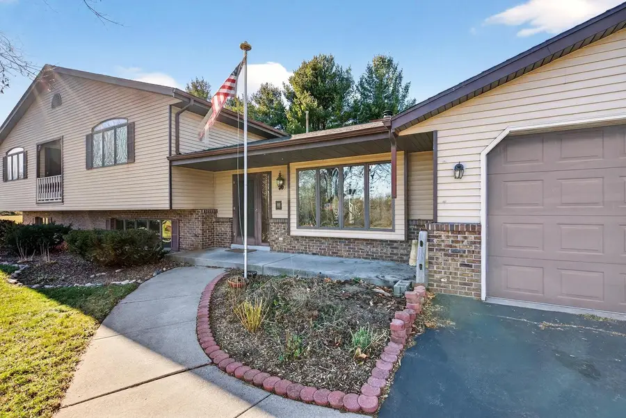 7009 Barber CIRCLE, West Bend, WI 53090 - Image #2