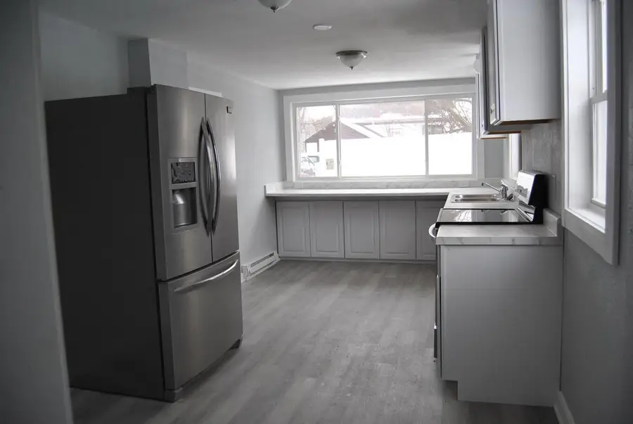 3219 W Lynndale AVENUE, Milwaukee, WI 53221 - Image #3