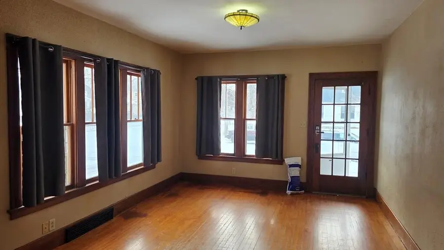 904 Bell AVENUE, Sheboygan, WI 53083 - Image #2