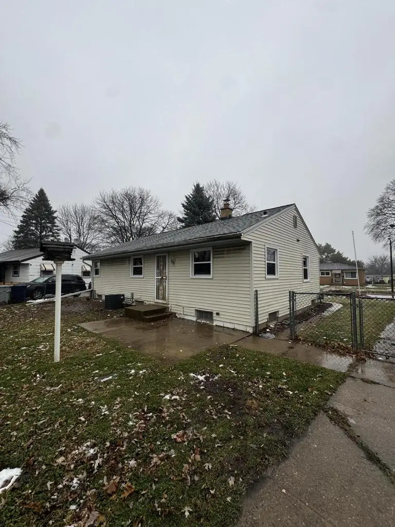 7824 W Herbert AVENUE, Milwaukee, WI 53218 - Image #2