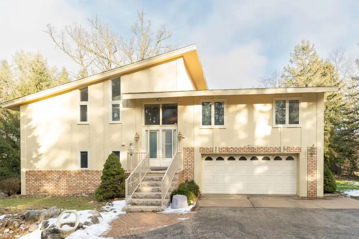 N11W31386 Fairfield WAY, Delafield, WI 53018 - Image #1