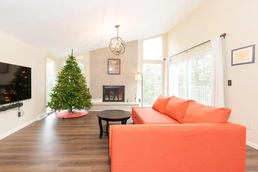 N11W31386 Fairfield WAY, Delafield, WI 53018 - Image #3