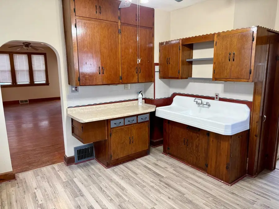 1310 Monroe AVENUE, South Milwaukee, WI 53172 - #3