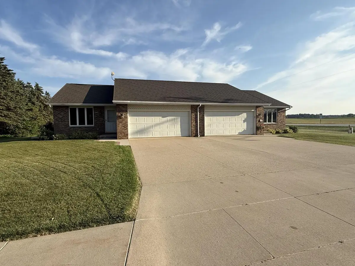 114 E Samz ROAD, Mishicot, WI 54228 - Image #1