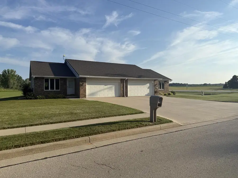 114 E Samz ROAD, Mishicot, WI 54228 - Image #2