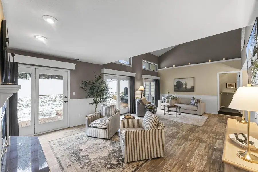 909 York Imperial DRIVE, Oconomowoc, WI 53066 - Image #2