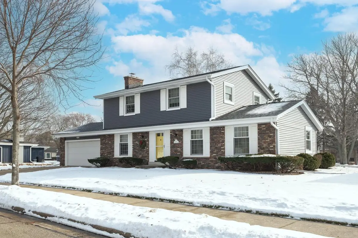 1107 Dogwood LANE, Waukesha, WI 53189 - Image #1