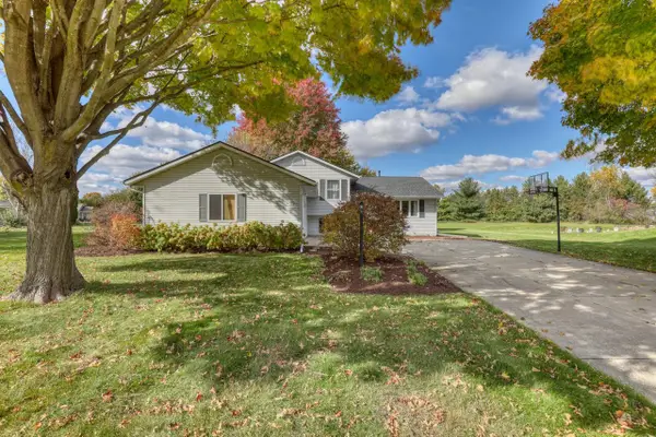 W355N5745 Lisbon ROAD, Oconomowoc, WI 53066