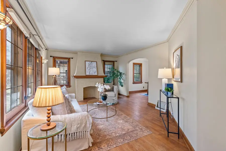 4522 N Marlborough DRIVE, Shorewood, WI 53211 - Image #2