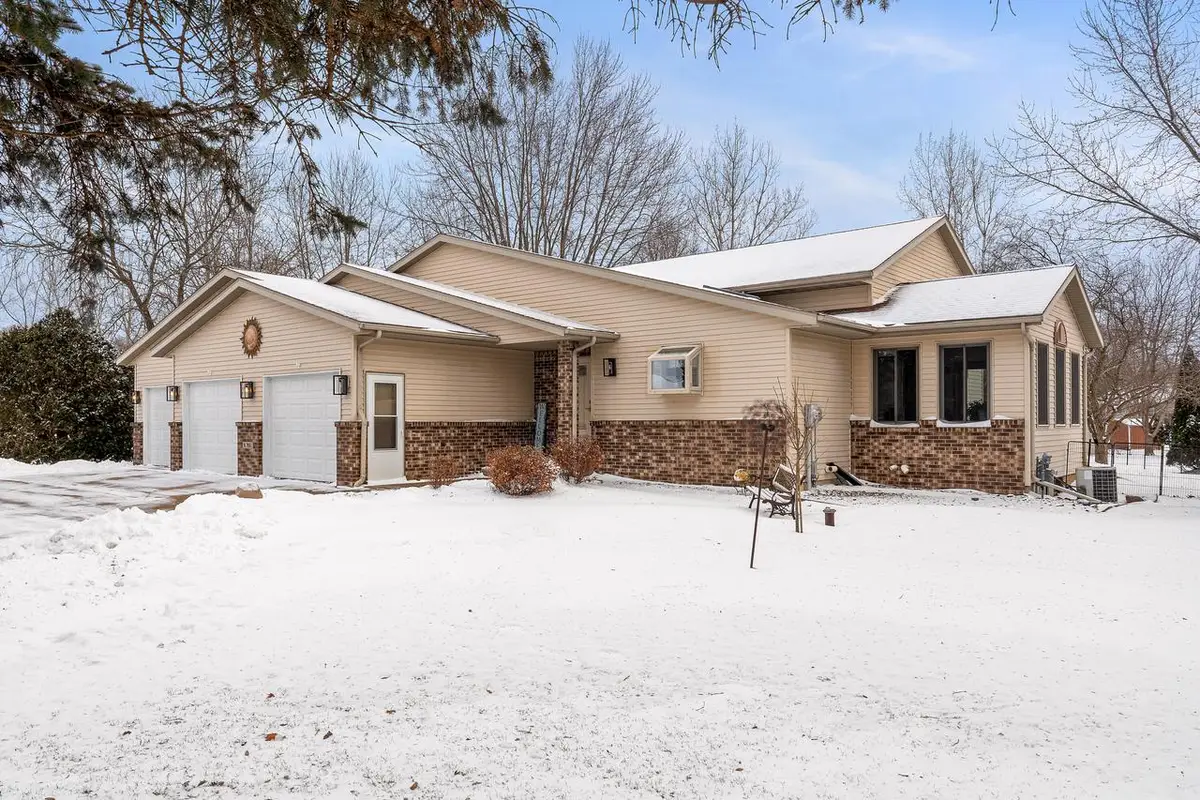 W7861 Homestead COURT, Holmen, WI 54636 - Image #1