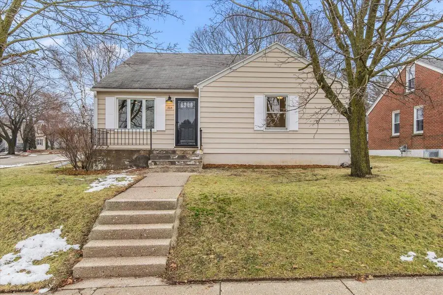 305 S Silverbrook DRIVE, West Bend, WI 53095 - Image #2