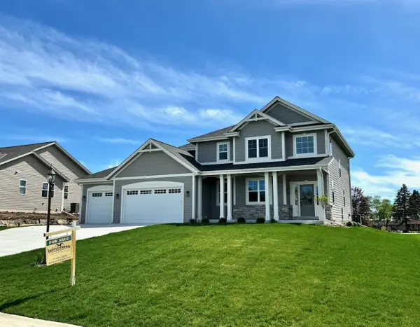 S54 W25487 Pebble Brook COURT, Waukesha, WI 53189
