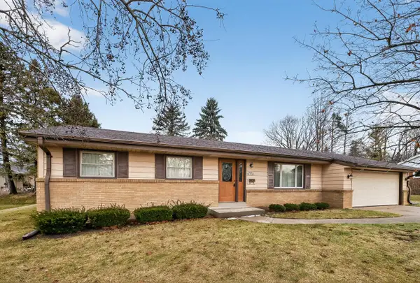 N90W18248 Lambs LANE, Menomonee Falls, WI 53051