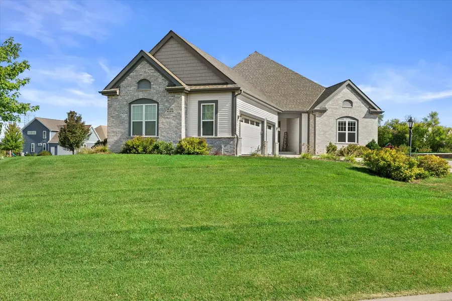 W195N5814 Deer Park COURT, Menomonee Falls, WI 53051 - Image #2