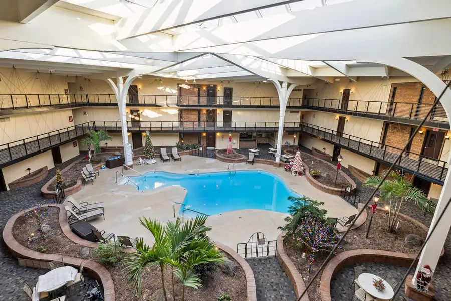 6100 W Stonehedge DRIVE #Unit 306, Greenfield, WI 53220 - Image #2