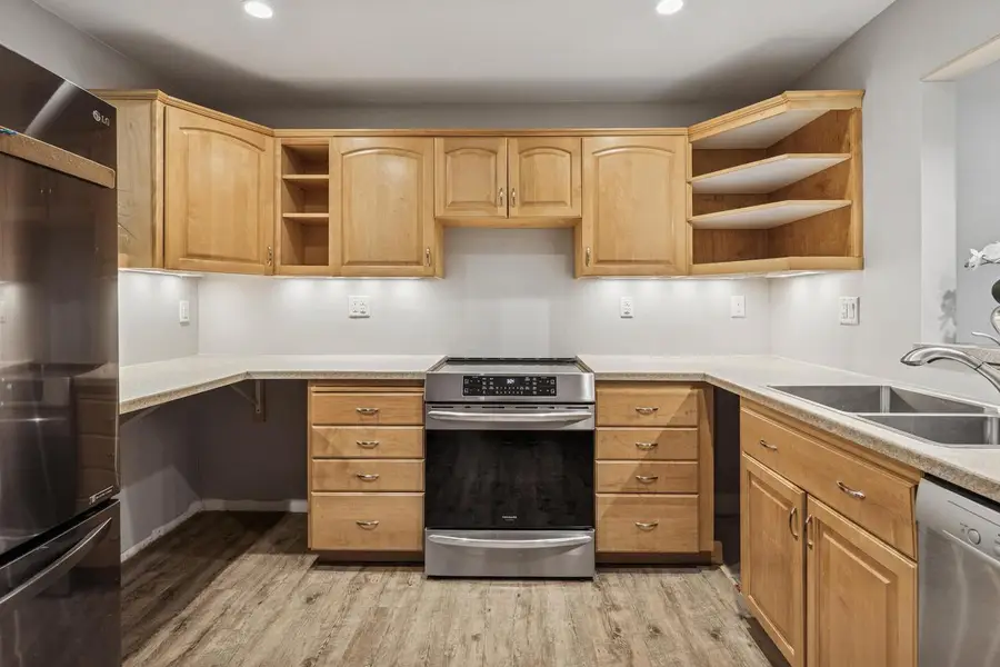 6100 W Stonehedge DRIVE #Unit 306, Greenfield, WI 53220 - Image #3