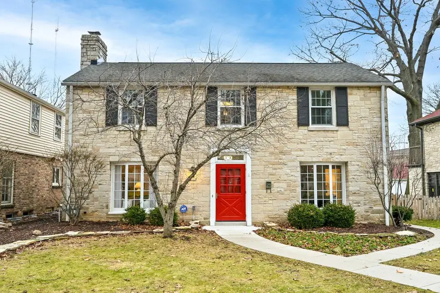 4339 N Alpine AVENUE, Shorewood, WI 53211 - Image #2