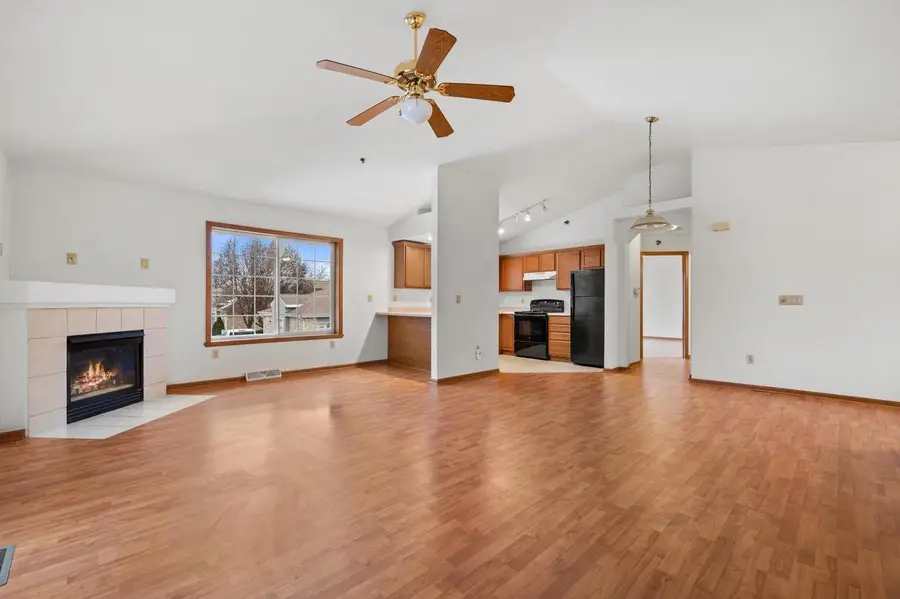 9151 S Aspen DRIVE #7, Oak Creek, WI 53154 - Image #2