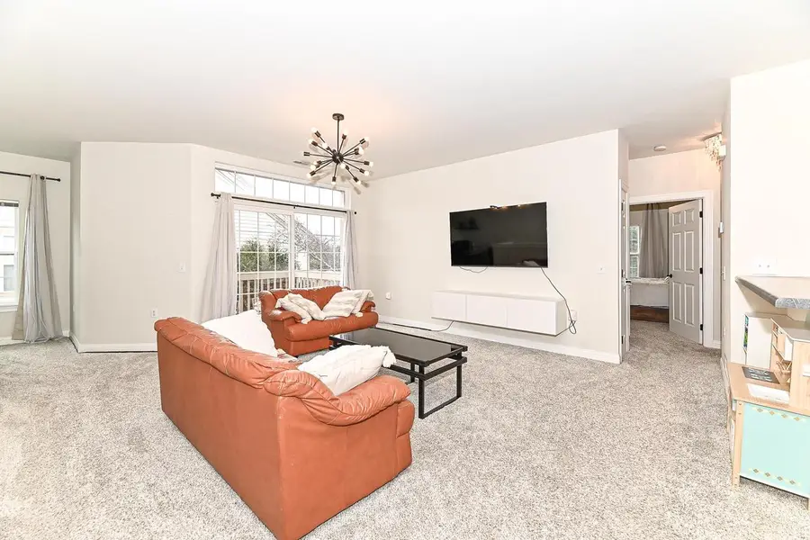 2245 W Vista Bella DRIVE #201, Oak Creek, WI 53154 - Image #2