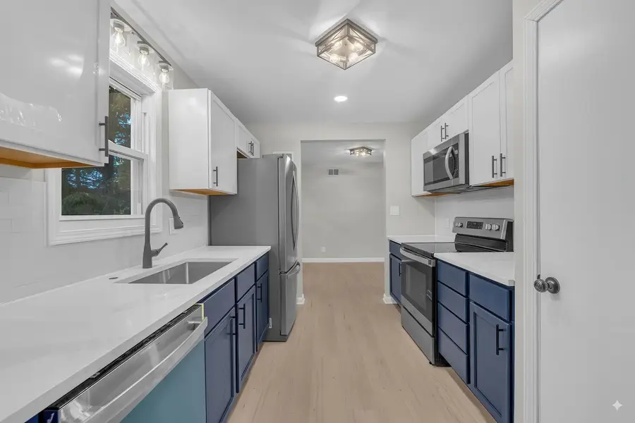 4117 N 92nd STREET, Wauwatosa, WI 53222 - Image #3