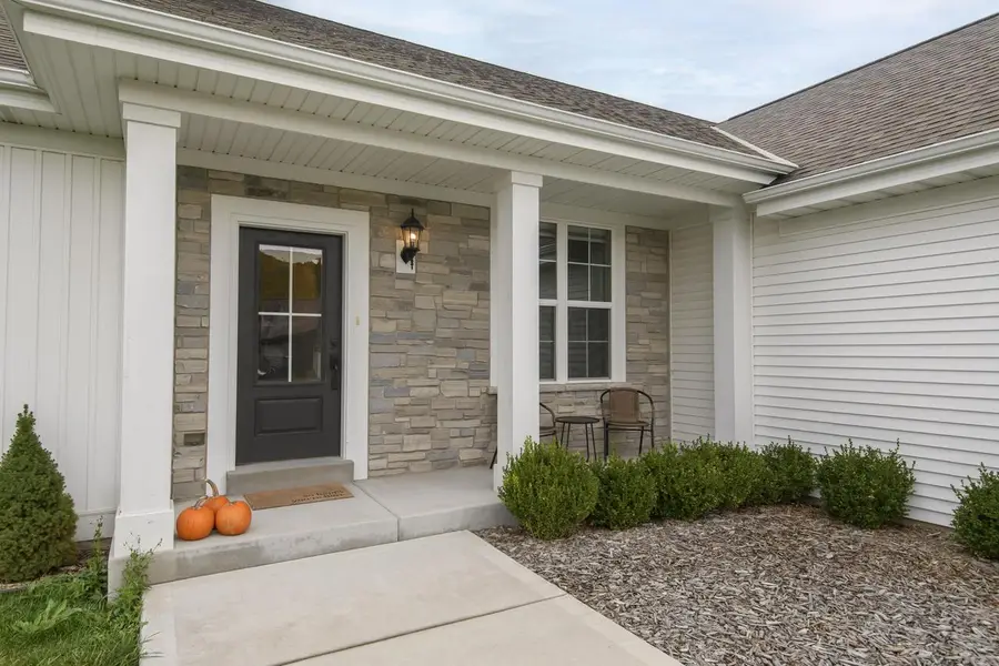 723 Belmont DRIVE, Watertown, WI 53094 - Image #3