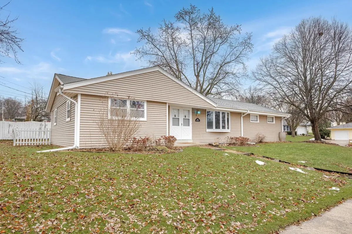 245 Millwood LANE, Waukesha, WI 53188 - Image #1