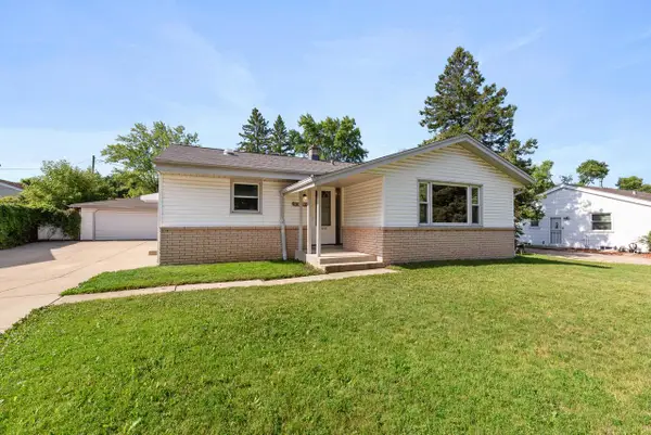 9313 W Clovernook STREET, Milwaukee, WI 53224