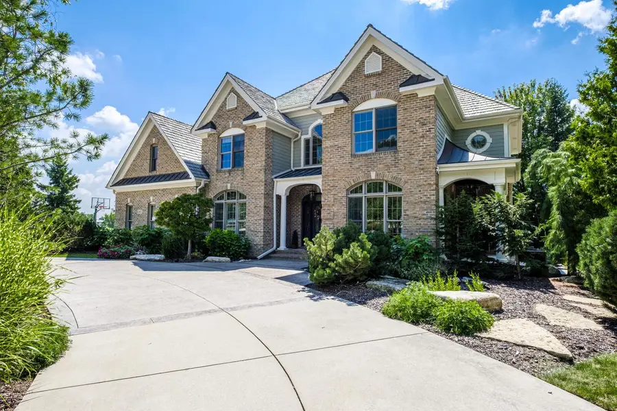 1403 E Bristlecone DRIVE, Hartland, WI 53029 - Image #2