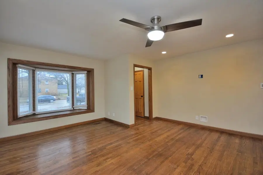 8104 W Center STREET, Milwaukee, WI 53222 - Image #3