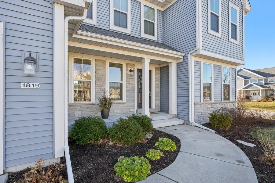 1819 Windrush DRIVE, Grafton, WI 53024 - Image #2