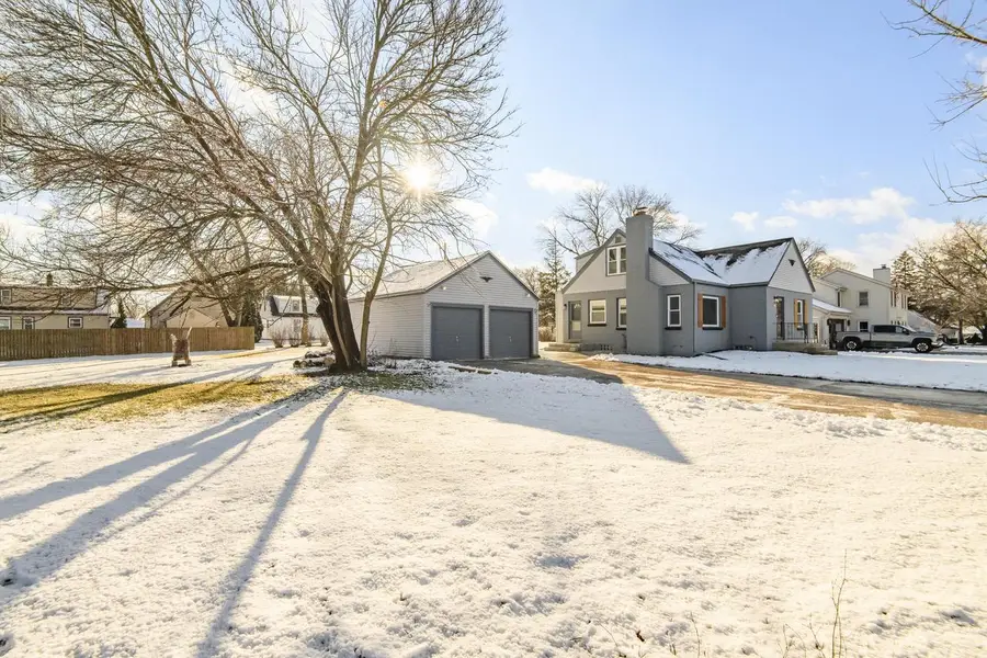 12509 W Park AVENUE, New Berlin, WI 53151 - Image #3