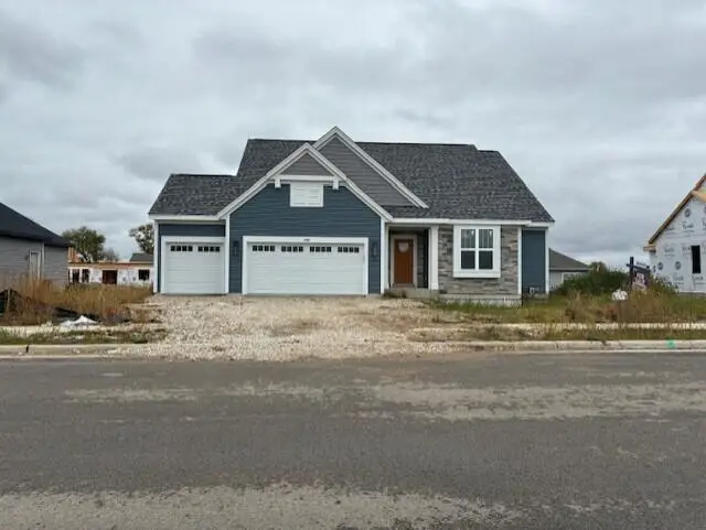 1746 Whalen DRIVE, Oconomowoc, WI 53066 - #1