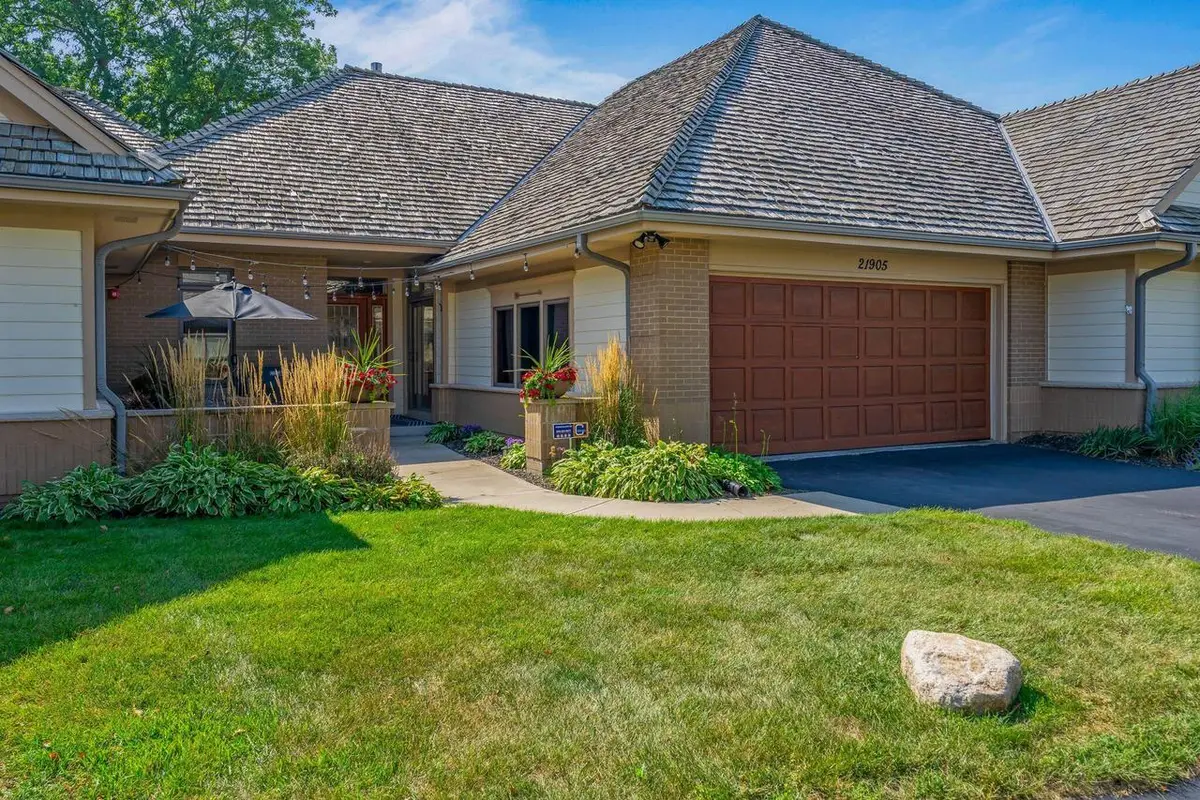 21905 W North AVENUE, Brookfield, WI 53045 - Image #1