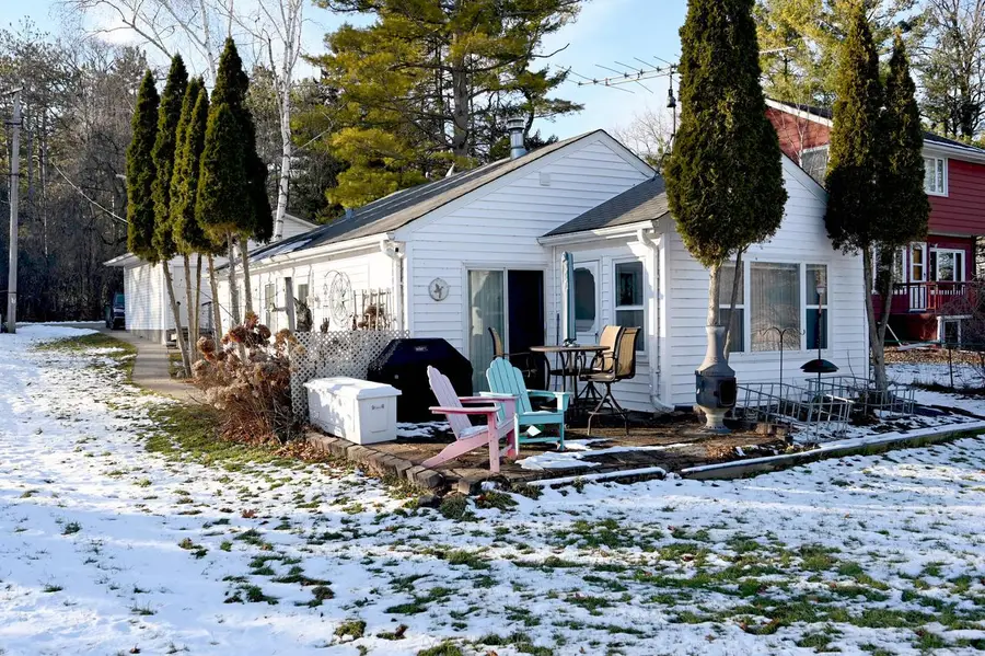 2736 Nagawicka AVENUE, Delafield, WI 53018 - Image #2