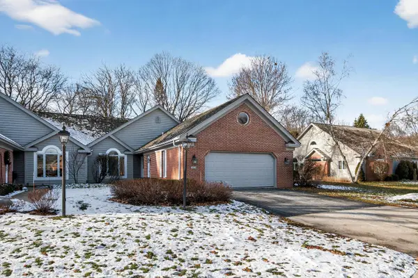 2415 Walnut Grove COURT #B, Brookfield, WI 53005