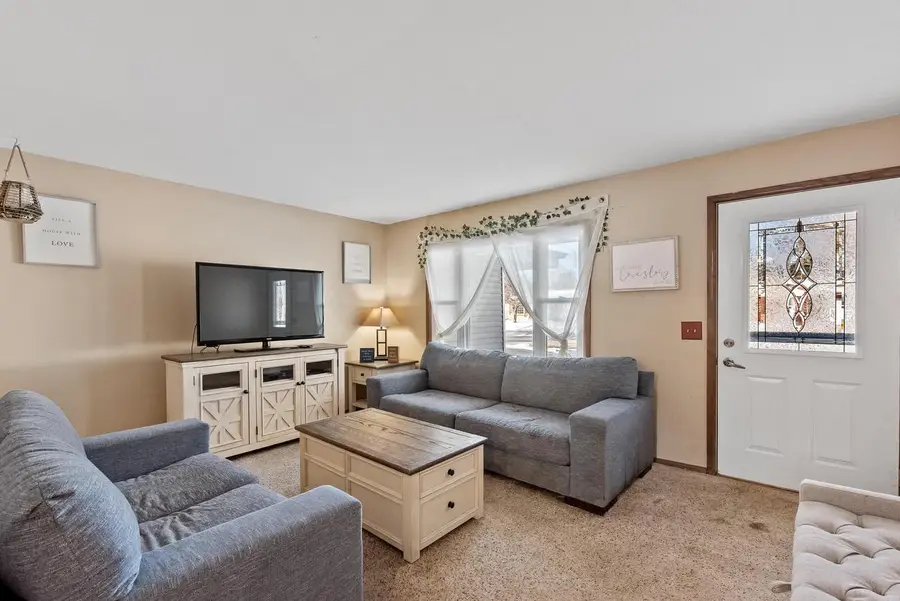 806 Memorial DRIVE, Kewaskum, WI 53040 - #2