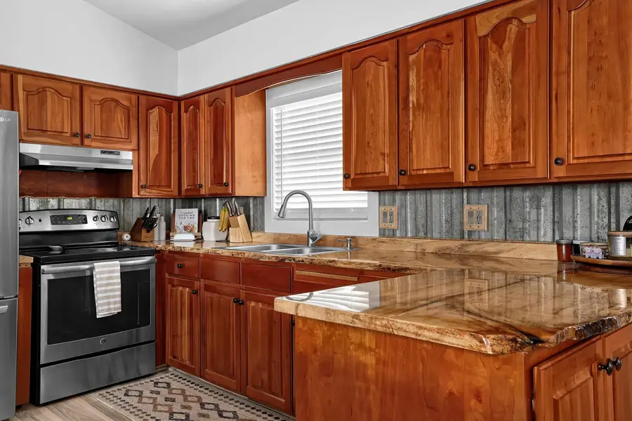 510 Madison STREET E, Caledonia, MN 55921 - #3