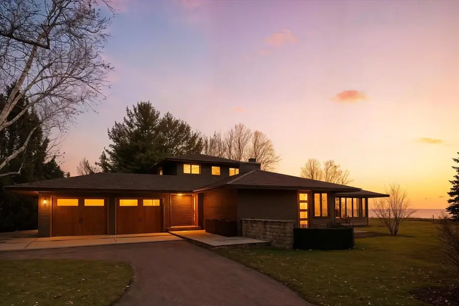 1859 Dynna DRIVE, Grafton, WI 53024 - Image #2