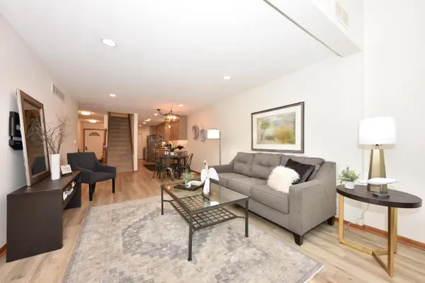 359 Hartford SQUARE #5, Hartford, WI 53027